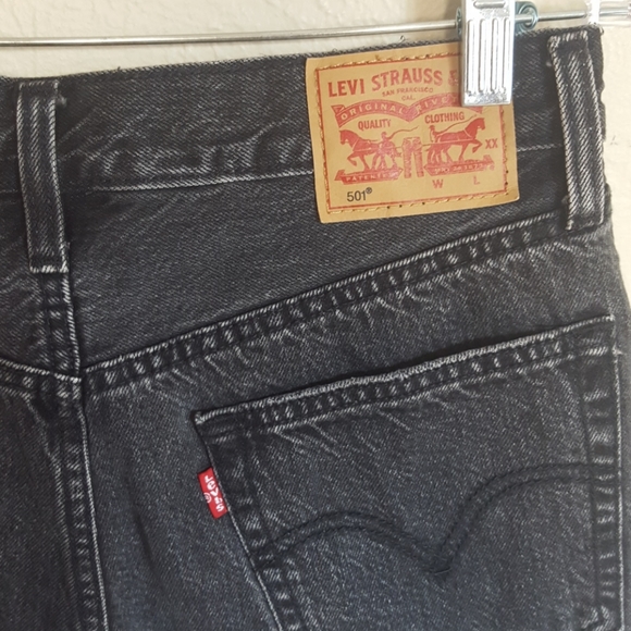 Levis  501 high rise distressed black jean shorts - Picture 3 of 7